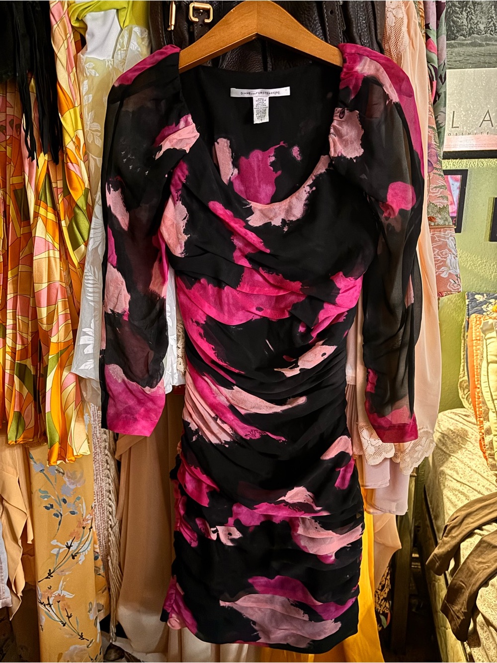 Diane Von Furstenberg Black & Pink Abstract Print Ruched Dress